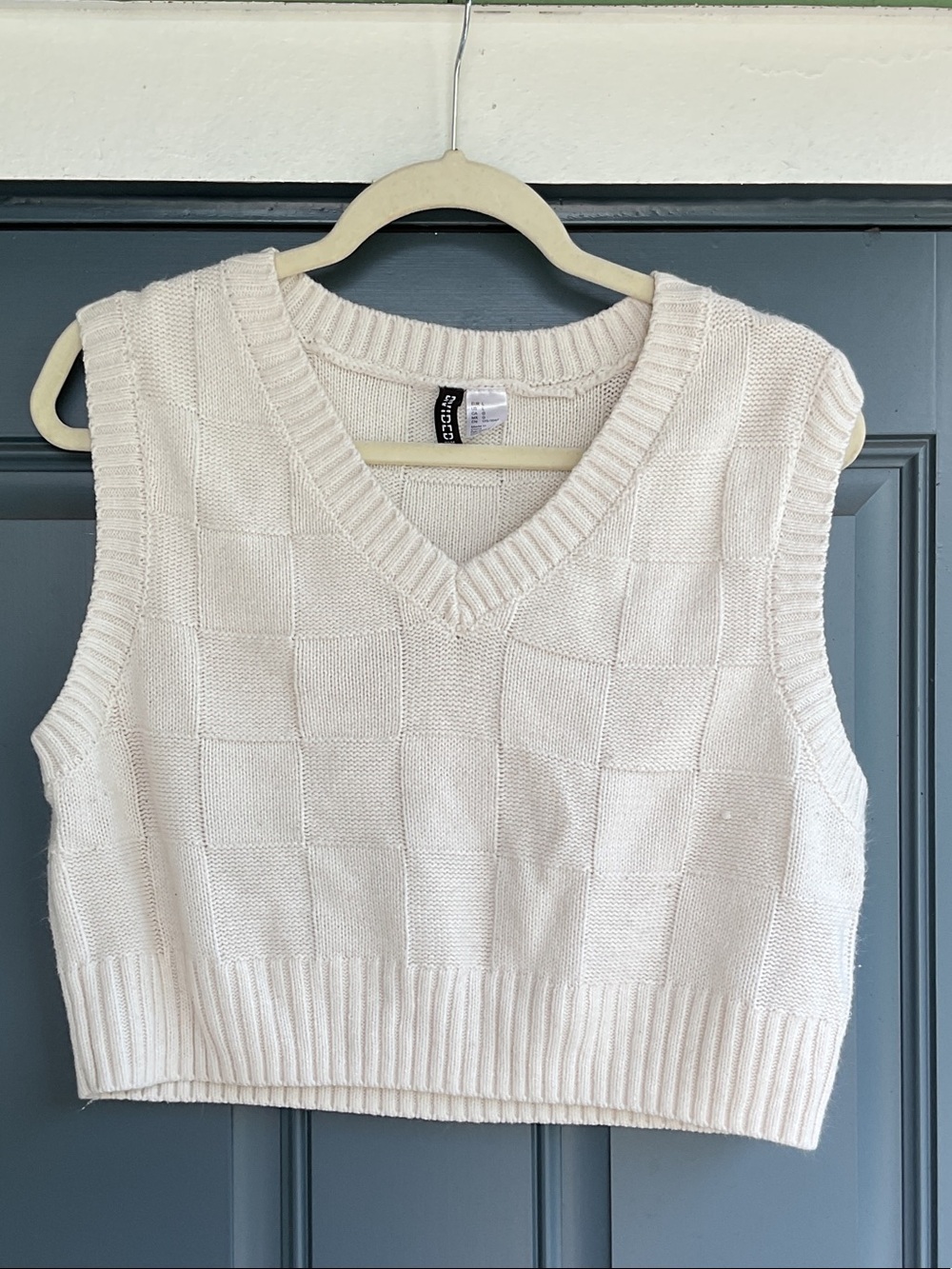 Divided Cream Ribbed V-Neck Knit Vest, Size L